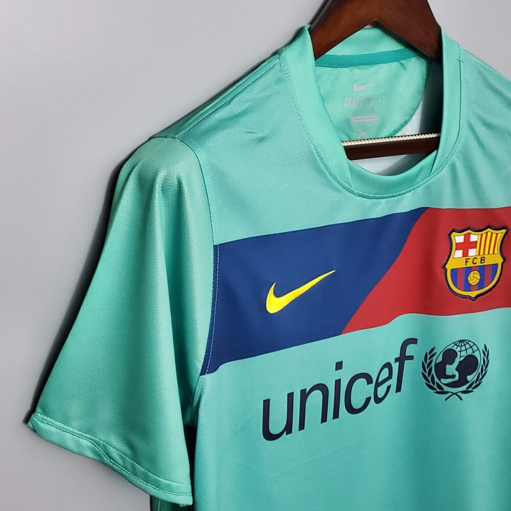 Buy Barcelona Away 2010-11 Retro Jersey - Image 2