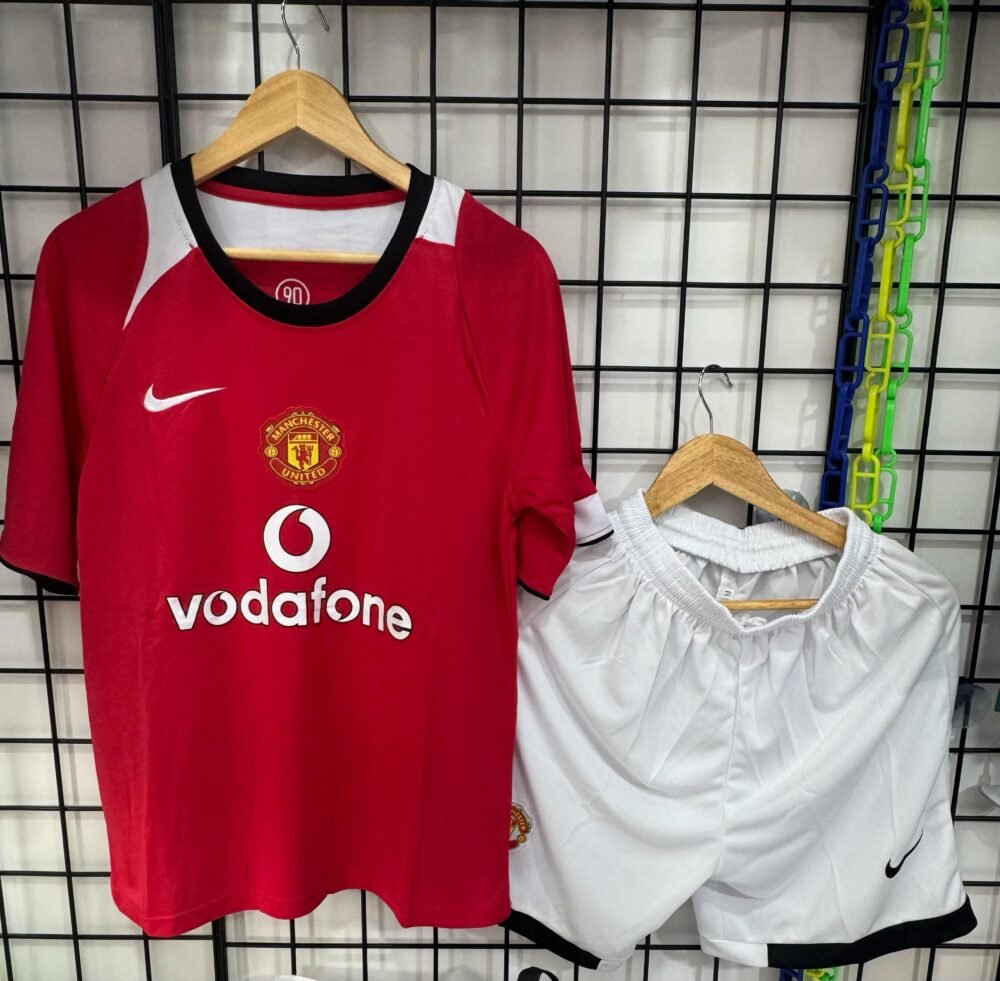 Manchester-united-home-2002-04