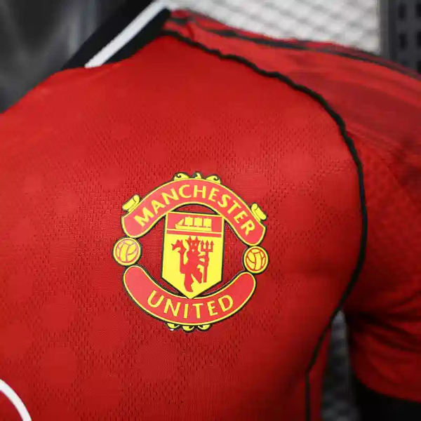Buy Manchester United Home 2025-26 player version jersey - Image 3