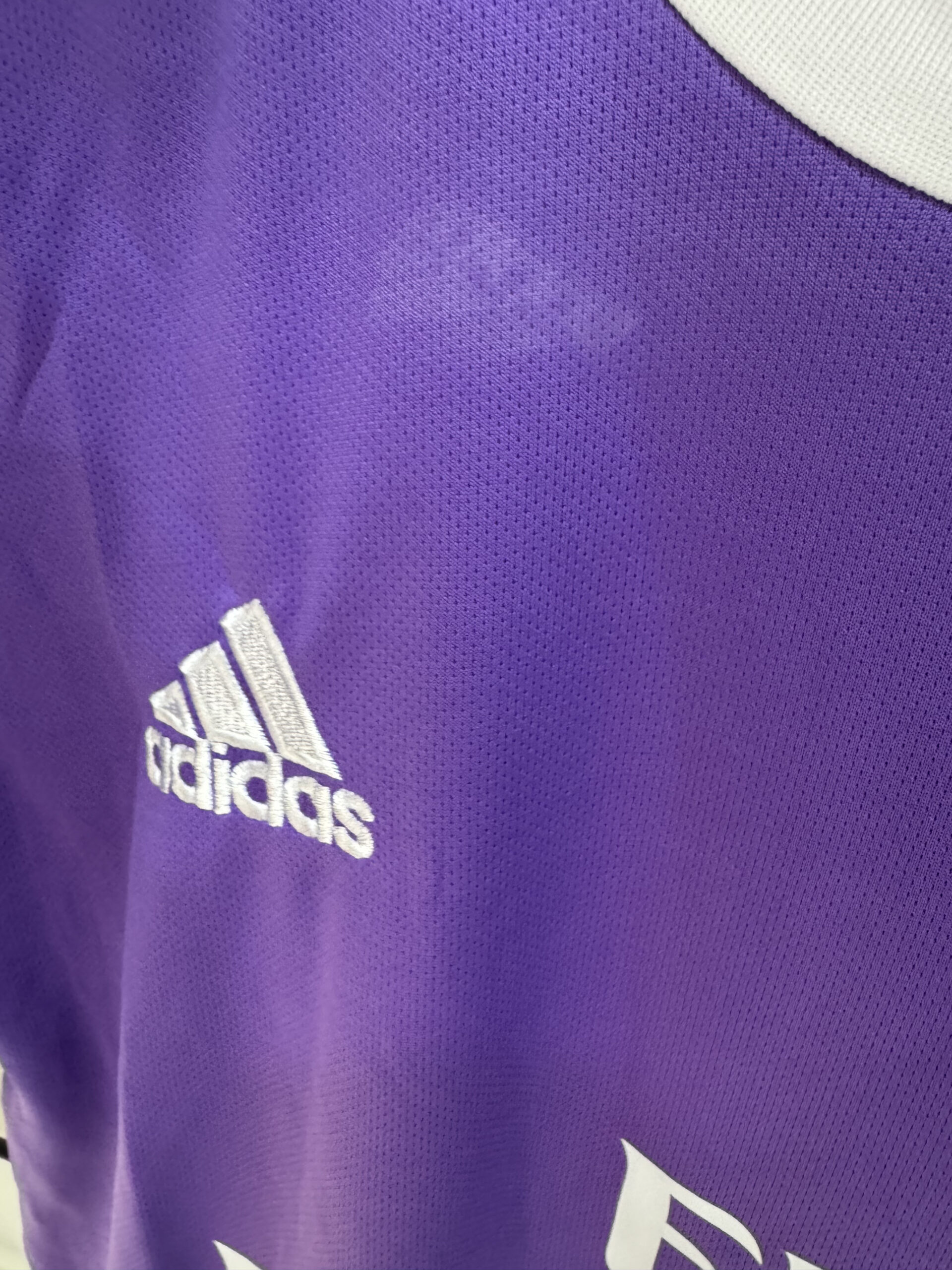 Real Madrid Away 16-17 away with shorts - Image 3