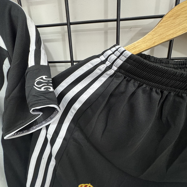 Real Madrid Away 2006-07 Retro Set - Image 3