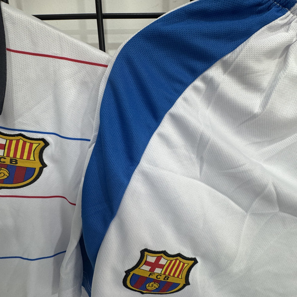 Buy Barcelona Away 2003-04 Retro Set - Image 3