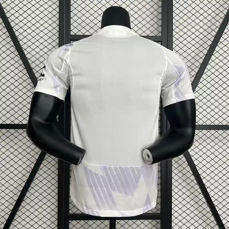 Buy Manchester United Away 2025-26 player version jersey - Image 2