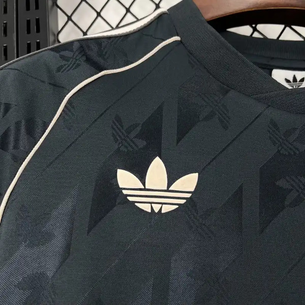 Buy Real madrid gray vintage jersey 2024-25 - Image 2