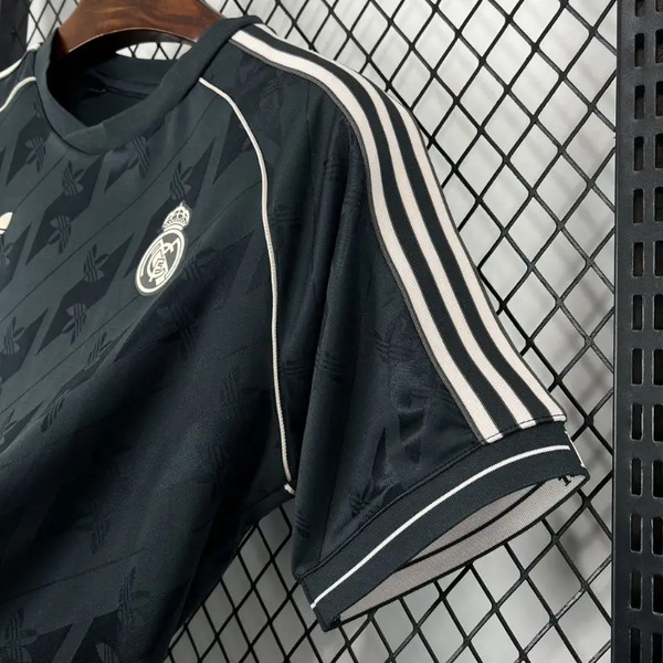 Buy Real madrid gray vintage jersey 2024-25 - Image 4