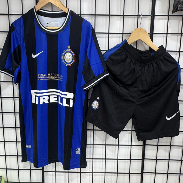 Inter Milan home 2010-11Retro kit