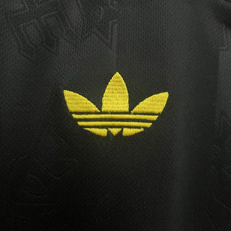 Buy Manchester United Third 2025-26 Jersey - Image 3