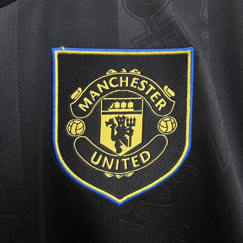 Buy Manchester United Third 2025-26 Jersey - Image 4