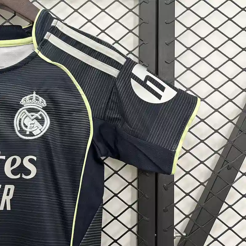 Buy Real Madrid Away 2025-26 Kids jersey set - Image 3