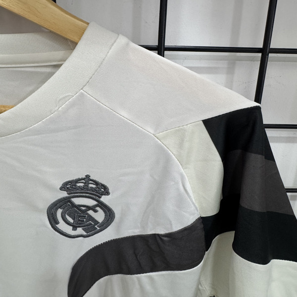 Real Madrid White Training 25-26 jersey - Image 3
