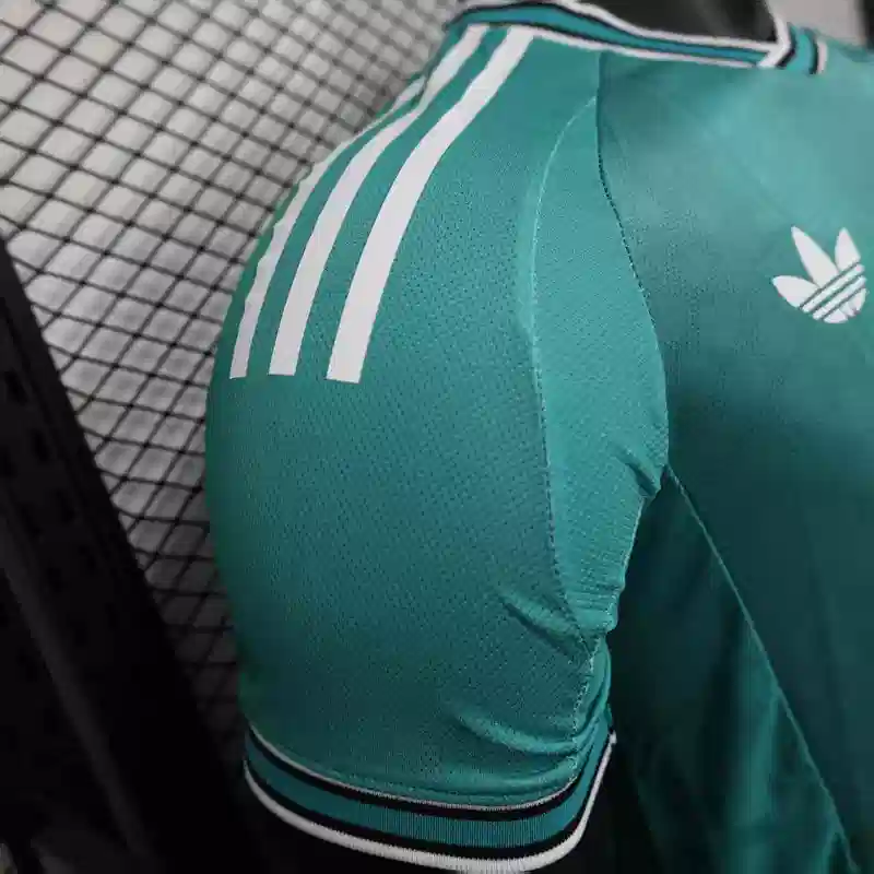 Buy Liverpool Third Jersey 2025-26 Player Version - Image 4