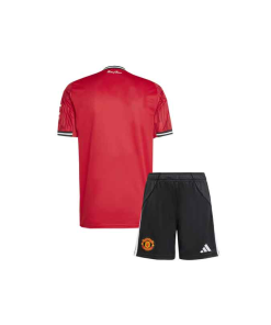 Alternative view of Manchester united home 2025-26 jersey With shorts