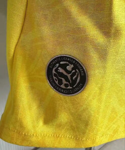 26 27 Dortmund Home Player Soccer Jersey 4